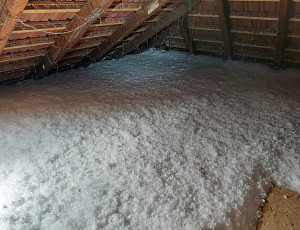 Zateplení bytového domu pomocí foukané izolace